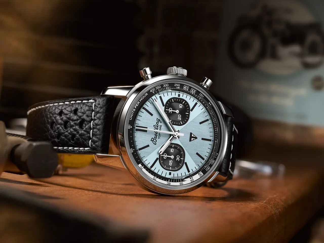 Chronograph watch with stopwatch functionality